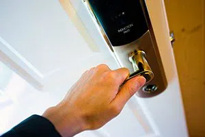 Montebello Locksmiths Montebello, CA 323-803-1732 - 5a-lock-opening